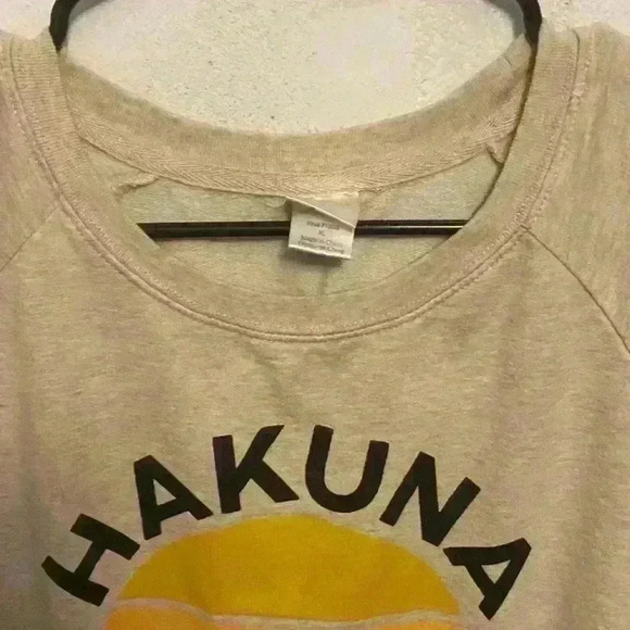 Disney Parks Hukuna Matata vintage sweatshirt size XL - Picture 3 of 3